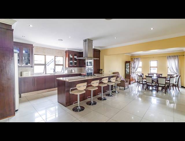 5 BEDROOM FREESTANDING FOR SALE IN ASPEN HILLS